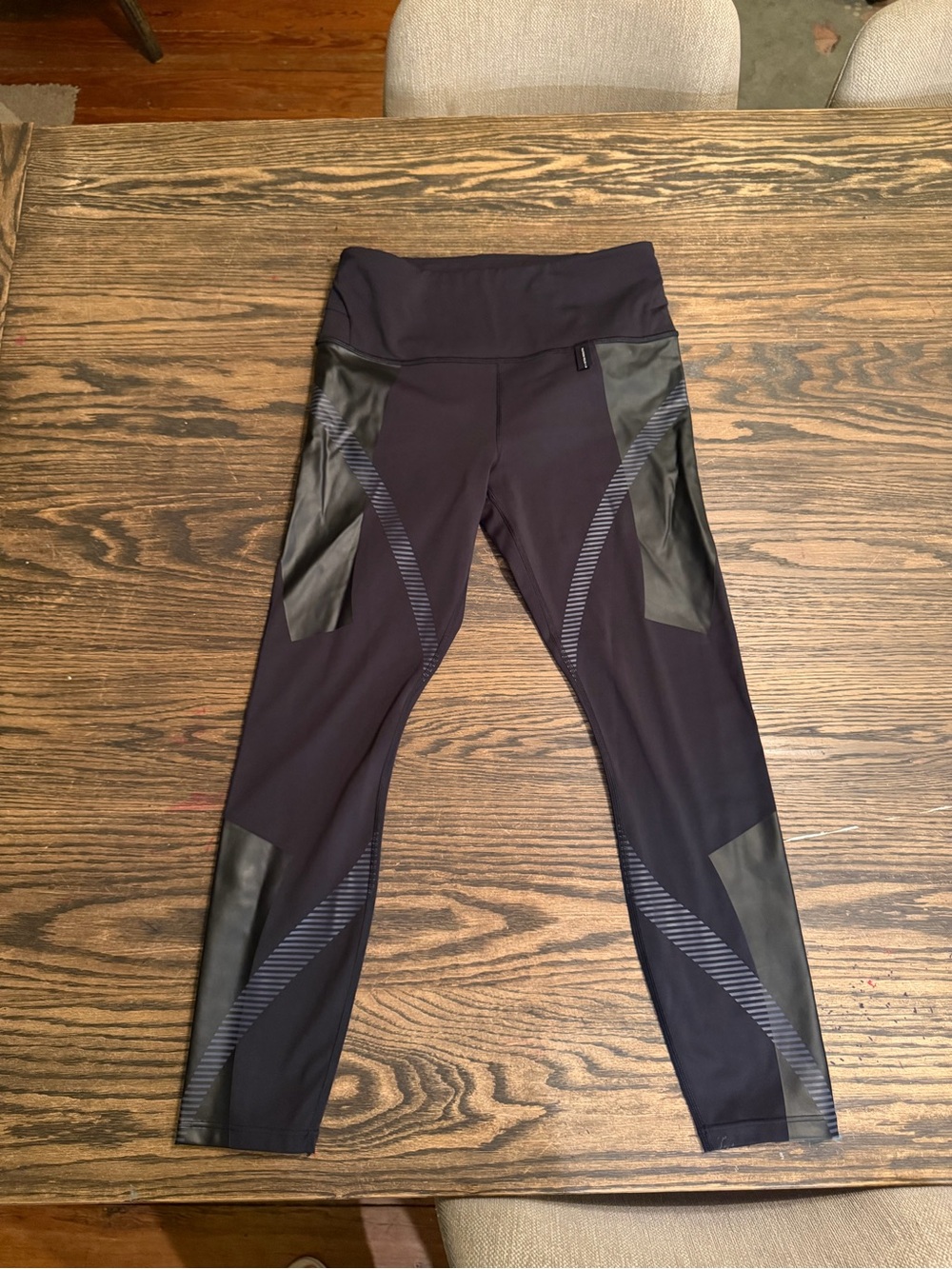 Allyson Felix Athleta Black Performance Leggings 0105 - Picture 2 of 15